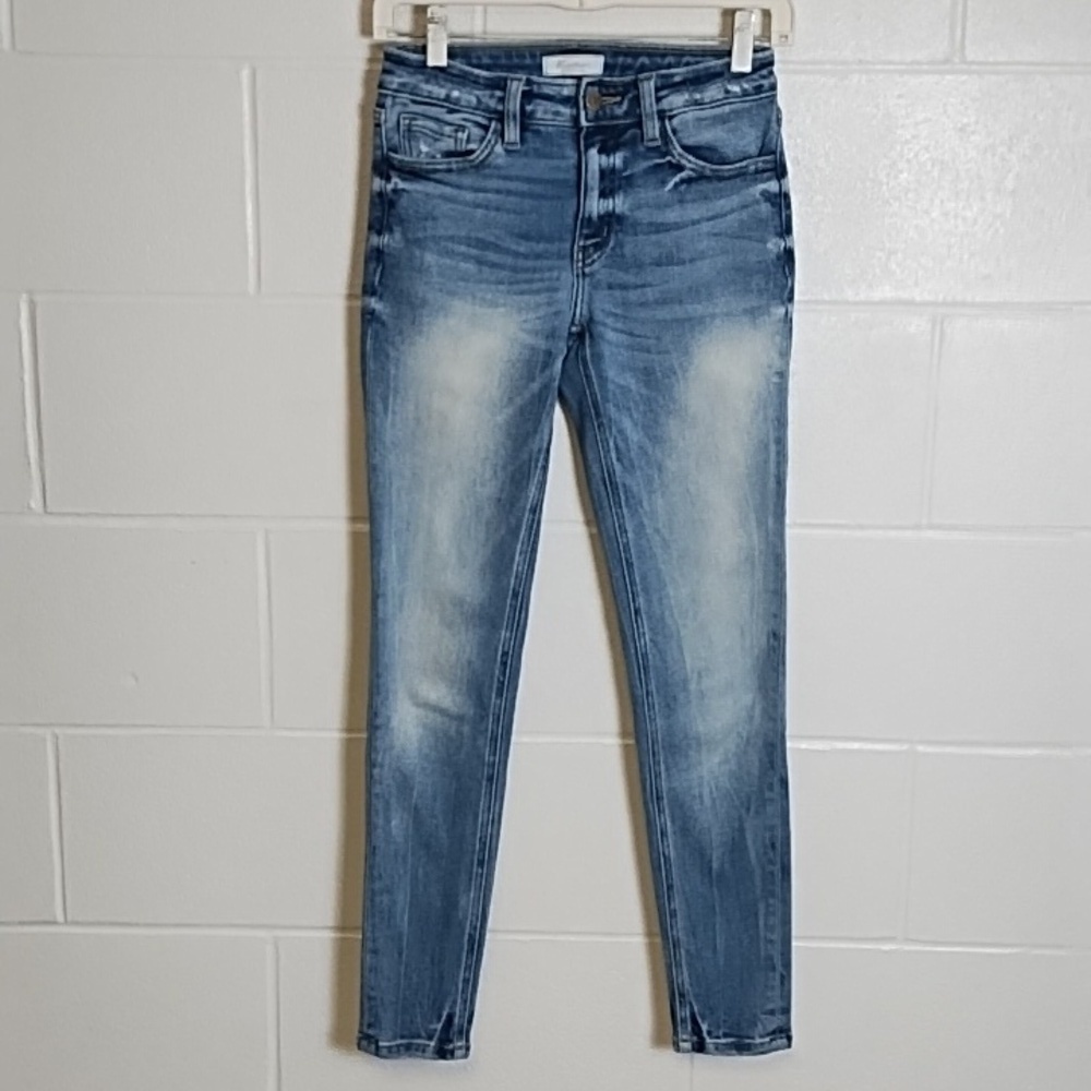 KanCan Signature Denim Lightly Distressed Jeans Size 26